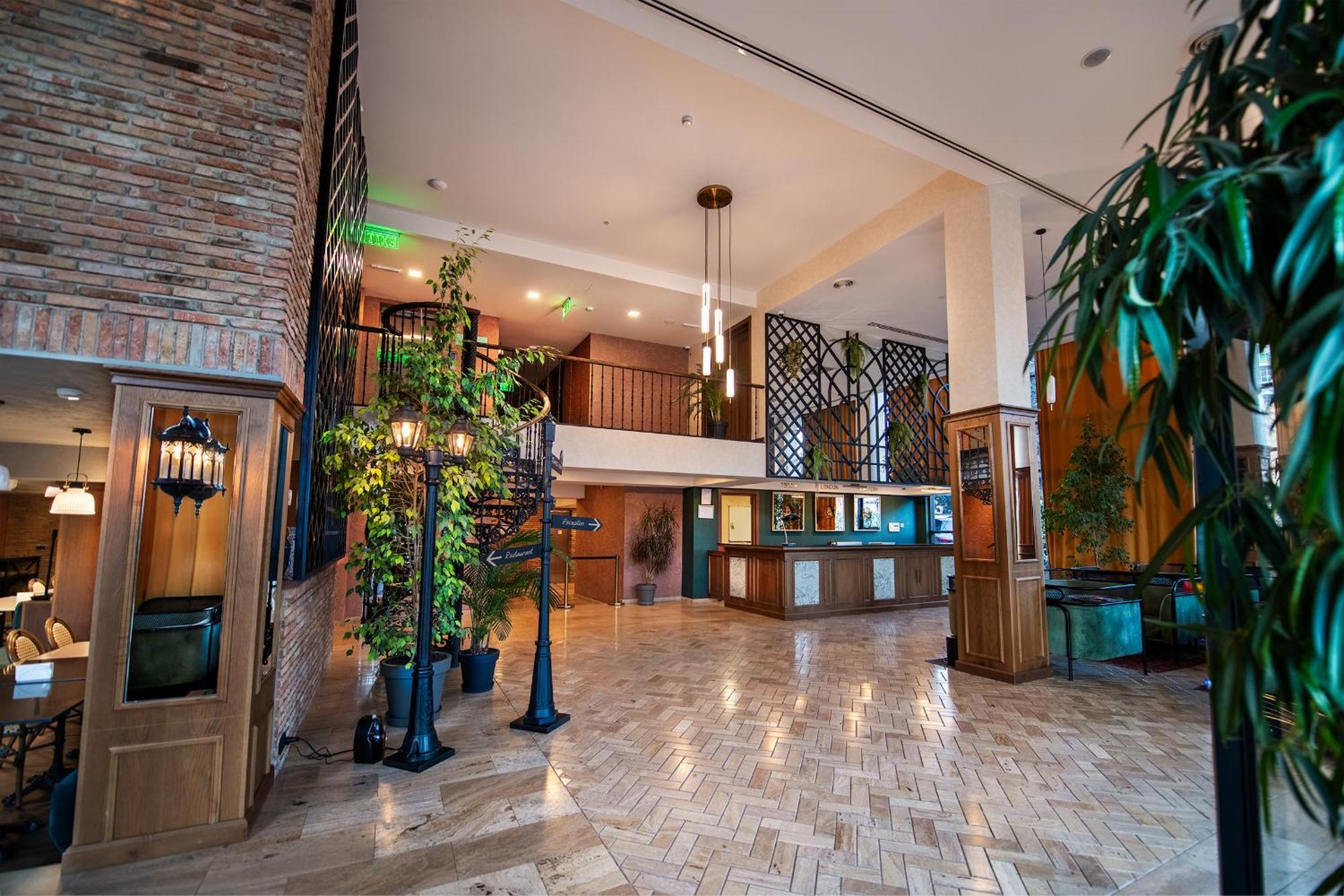 Biography Design Tbilisi Hotel Exterior foto