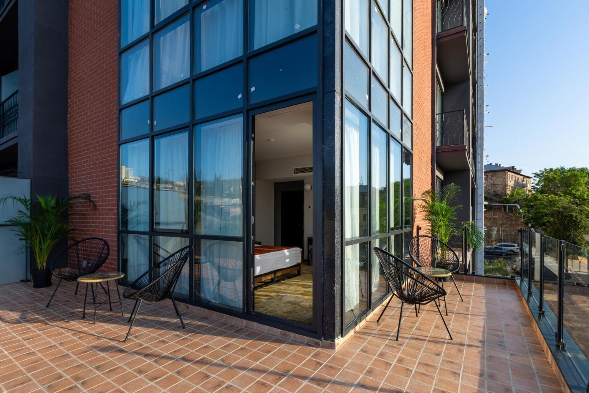 Biography Design Tbilisi Hotel Exterior foto